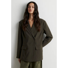 Load image into Gallery viewer, FIQUE FITTED BLAZER