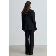 Load image into Gallery viewer, FIQUE FITTED BLAZER