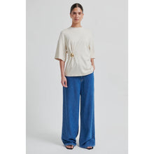 Load image into Gallery viewer, ENORA BROOCH TEE