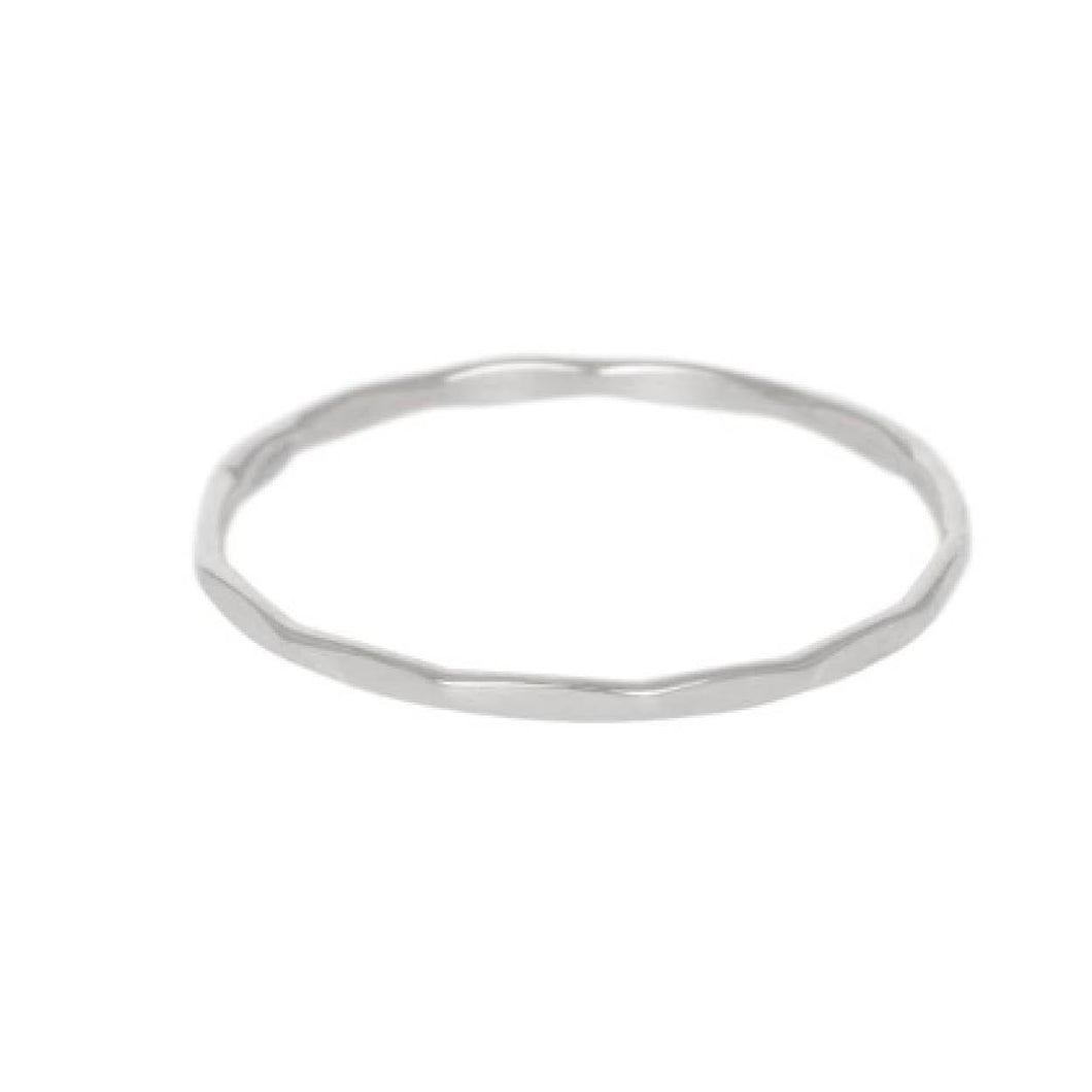 THIN HAMMERED RING SILVER
