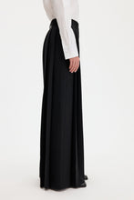 Load image into Gallery viewer, FULLY PLEATED TROUSERS

