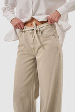 Load image into Gallery viewer, JEANS WIDE KARO

