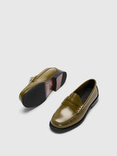 Load image into Gallery viewer, BRIAR LEATHER PENNY LOAFER
