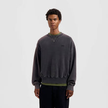 Load image into Gallery viewer, WASHED SIGNATURE BOXY CREWNECK
