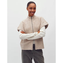 Load image into Gallery viewer, HEVELYN ROSELINA SHORT-M KNIT
