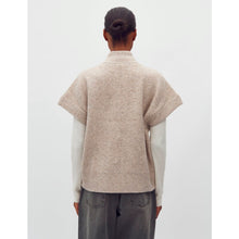Load image into Gallery viewer, HEVELYN ROSELINA SHORT-M KNIT
