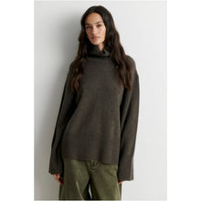 Load image into Gallery viewer, ALPHA KNIT T-NECK
