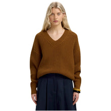 Load image into Gallery viewer, SELMA SUS LS KNIT V-NECK
