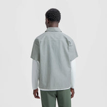 Load image into Gallery viewer, BOXY SEERSUCKER STRIPE SHIRT SS
