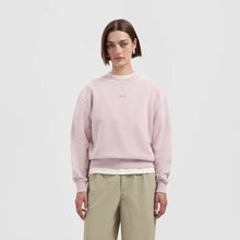 Load image into Gallery viewer, ESSENTIAL WASHED CREWNECK
