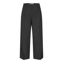 Load image into Gallery viewer, SARAMONAS SHORTS
